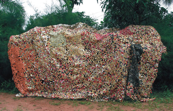 el anatsui art earth cloth